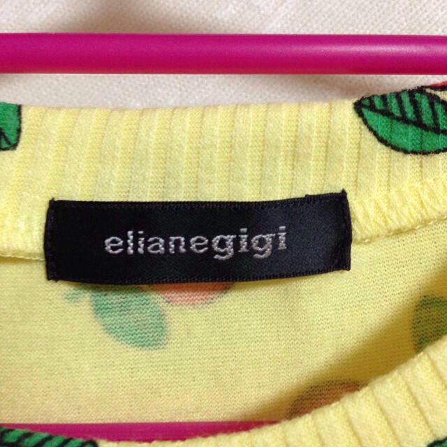 elianegigi(エリアーヌジジ)のチェリー柄Tシャツ レディースのトップス(カットソー(半袖/袖なし))の商品写真