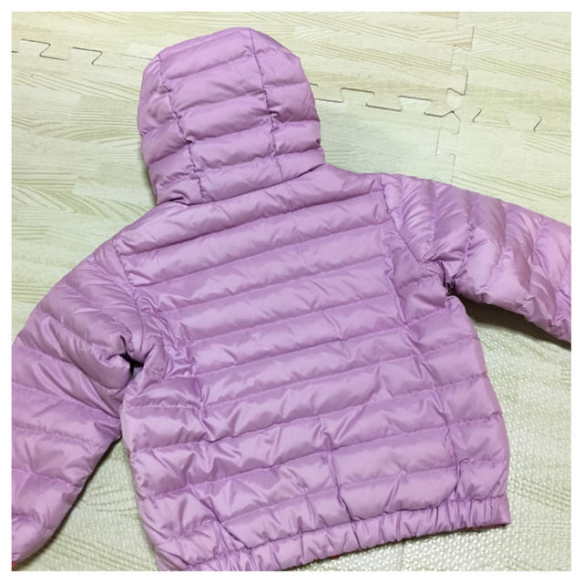 patagonia(パタゴニア)の美品 値下げ パタゴニア リバーシブル ダウンジャケット 2T ピンク 女の子 キッズ/ベビー/マタニティのキッズ服男の子用(90cm~)(ジャケット/上着)の商品写真