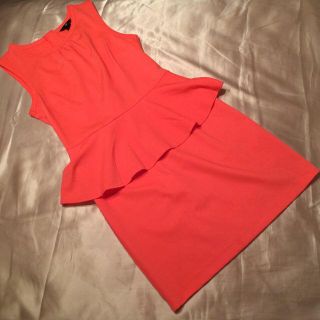 エイチアンドエム(H&M)のペプラムワンピース♡ドレス(ミニワンピース)