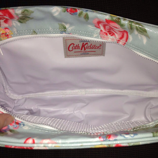 Cath Kidston(キャスキッドソン)の☆新品☆Cath ウォッシュバッグ レディースのファッション小物(ポーチ)の商品写真