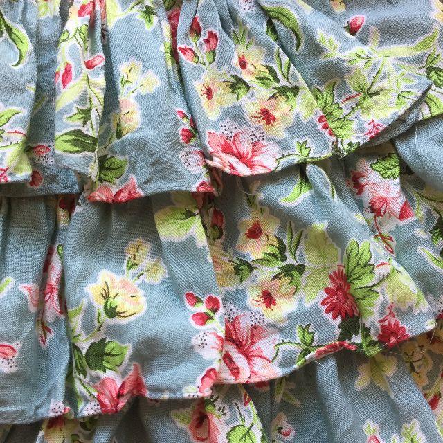 ZARA(ザラ)の☆ZARA　花柄段々ミニスカート　Ｌ レディースのスカート(ミニスカート)の商品写真