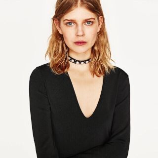 ザラ(ZARA)の今期 ザラ 完売品 パール スタッズ チョーカー ネックレス サンダル ブーツ(ネックレス)