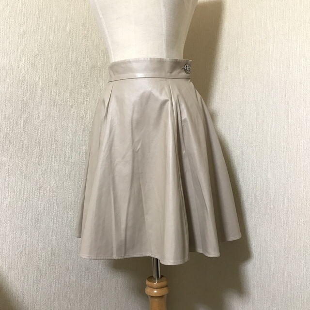 OFUON(オフオン)の専用出品 レディースのスカート(ひざ丈スカート)の商品写真
