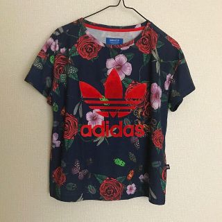 アディダス(adidas)のadidasＴシャツ🌈(Tシャツ(半袖/袖なし))