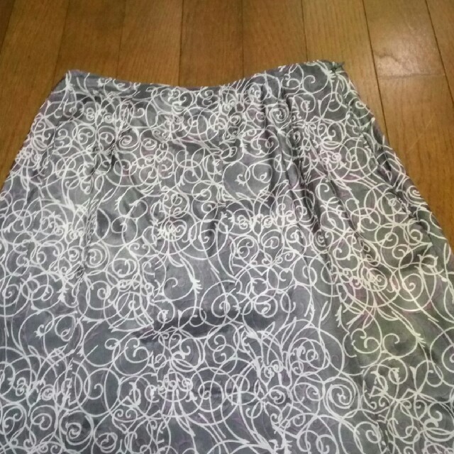 MERVEILLE H.(メルベイユアッシュ)の変形スカート レディースのスカート(ひざ丈スカート)の商品写真