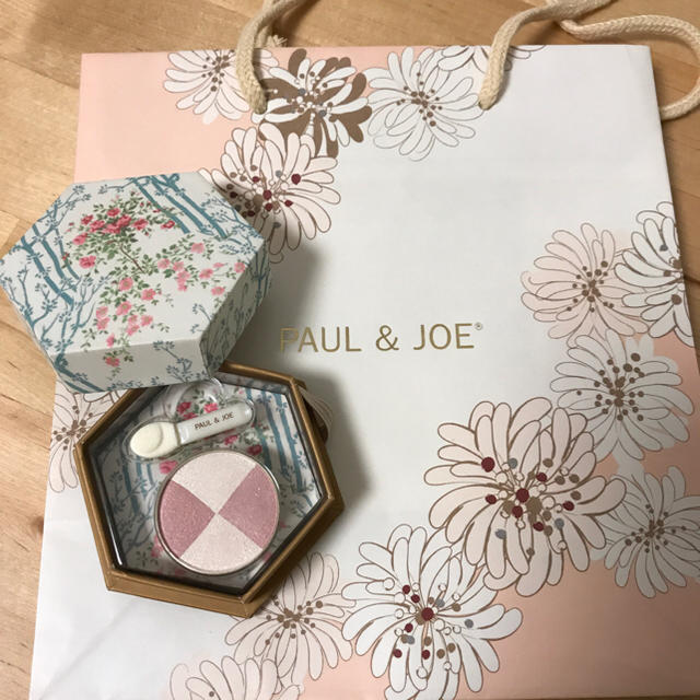 PAUL & JOE(ポールアンドジョー)のポール＆ジョー フェイスカラー(アイカラー) コスメ/美容のベースメイク/化粧品(アイシャドウ)の商品写真