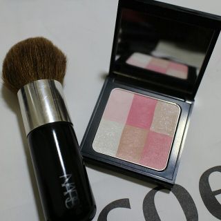 ボビイブラウン(BOBBI BROWN)の【Flower様専用】ボビイブラウン フェイスパウダー(フェイスパウダー)