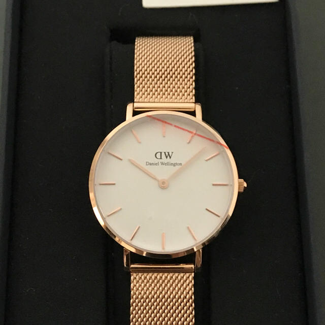 Daniel Wellington - 【ローラモデルです 】ダニエルウェリントン 白×ゴールド レディースの通販 by ️DW大好き's