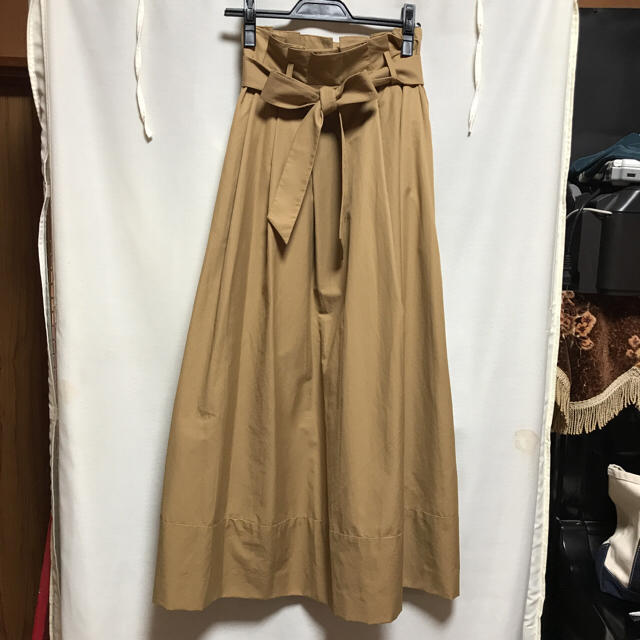 URBAN RESEARCH DOORS(アーバンリサーチドアーズ)のタックロングスカート レディースのスカート(ロングスカート)の商品写真