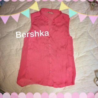 ザラ(ZARA)のBershka 蛍光ピンク シャツ(シャツ/ブラウス(半袖/袖なし))