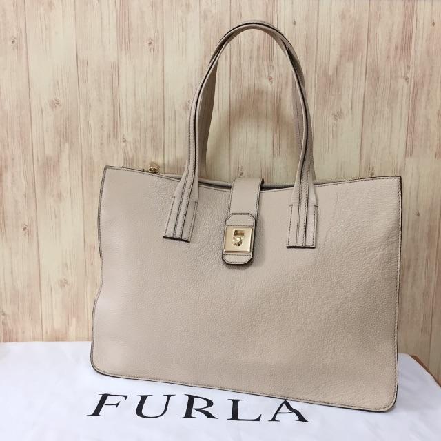 Furla(フルラ)の新入荷!新品☆ フルラ*A4収納たっぷりVTO JOトート☆ １点のみ!! レディースのバッグ(ショルダーバッグ)の商品写真