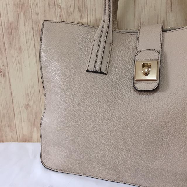 Furla(フルラ)の新入荷!新品☆ フルラ*A4収納たっぷりVTO JOトート☆ １点のみ!! レディースのバッグ(ショルダーバッグ)の商品写真