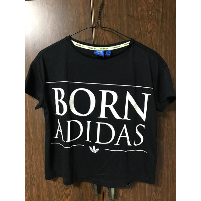 adidas(アディダス)のadidas originals☆ショート丈ロゴtee メンズのトップス(Tシャツ/カットソー(半袖/袖なし))の商品写真