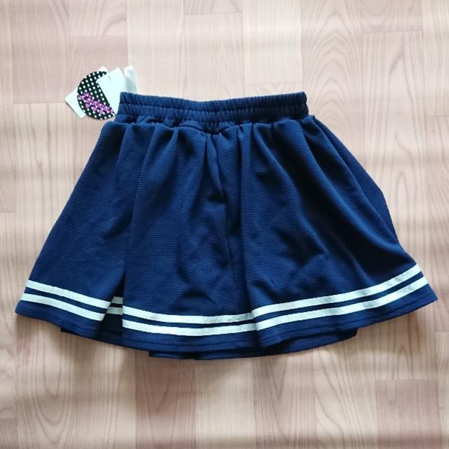 新品未使用タグ付き ライン柄スカパン １６０cm キッズ/ベビー/マタニティのキッズ服女の子用(90cm~)(スカート)の商品写真