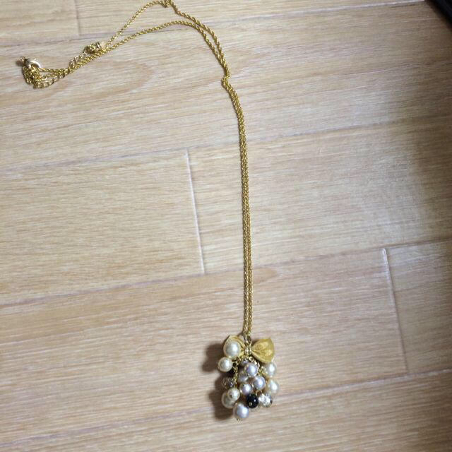 ROPE’(ロペ)のロペのロングネックレス(リボン) レディースのアクセサリー(ネックレス)の商品写真