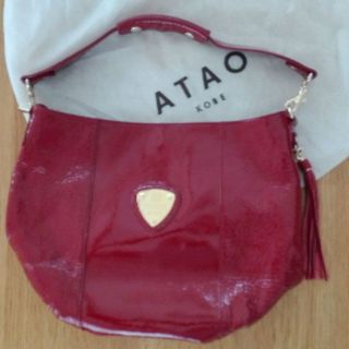 アタオ(ATAO)のATAO　エナメルレザー　ショルダーバッグ　（Candy）(ショルダーバッグ)