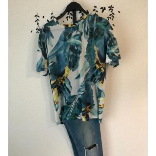 ザラ(ZARA)のZARA Tshirt(Tシャツ/カットソー(半袖/袖なし))