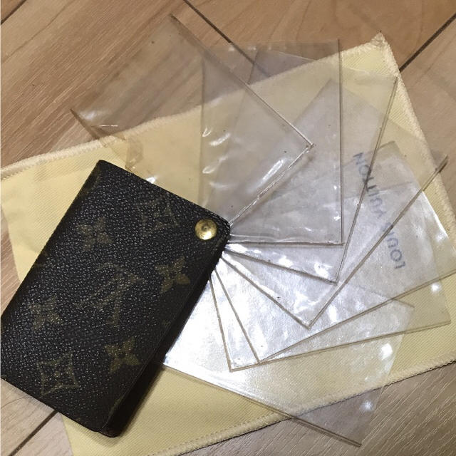 LOUIS VUITTON(ルイヴィトン)のLOUIS  VUITTON(ルイヴィトン)モノグラム★カードケース★難あり レディースのファッション小物(名刺入れ/定期入れ)の商品写真