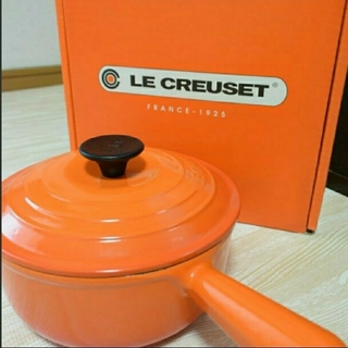 ルクルーゼ(LE CREUSET)のお値下げ中♪新品/未使用/ル・クルーゼ/ソースパン18㎝/オレンジ(鍋/フライパン)