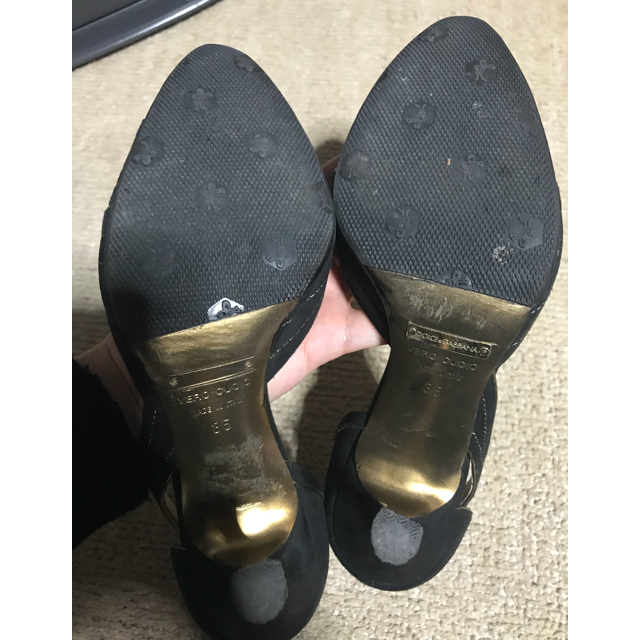 DOLCE&GABBANA(ドルチェアンドガッバーナ)のDOLCE&GABBANAブラック×ゴールドパンプス35レザードルガバ レディースの靴/シューズ(ハイヒール/パンプス)の商品写真