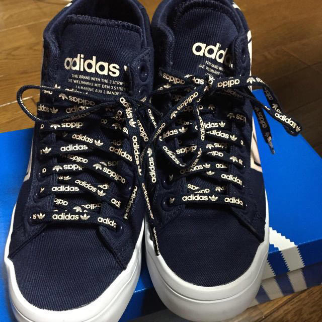 adidas(アディダス)のadidas デカロゴ スニーカー レディースの靴/シューズ(スニーカー)の商品写真