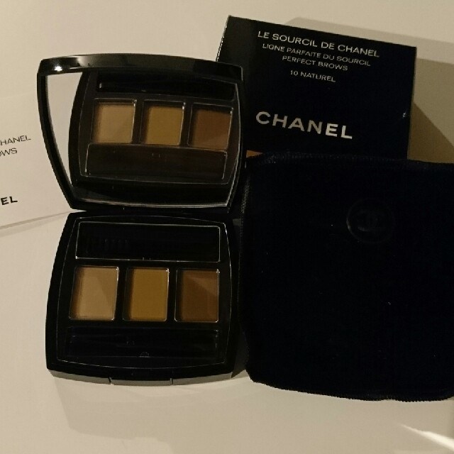 CHANEL(シャネル)のシャネル アイブロウパウダー１０ナチュレ コスメ/美容のベースメイク/化粧品(パウダーアイブロウ)の商品写真