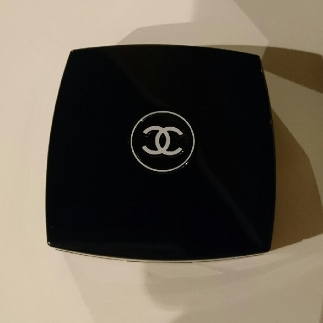 CHANEL(シャネル)のシャネル アイブロウパウダー１０ナチュレ コスメ/美容のベースメイク/化粧品(パウダーアイブロウ)の商品写真