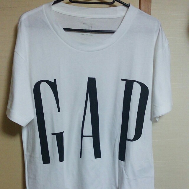 GAP(ギャップ)のGAP ロゴ 人気 Ｔシャツ 新品未使用 お洒落 レディースのトップス(Tシャツ(半袖/袖なし))の商品写真