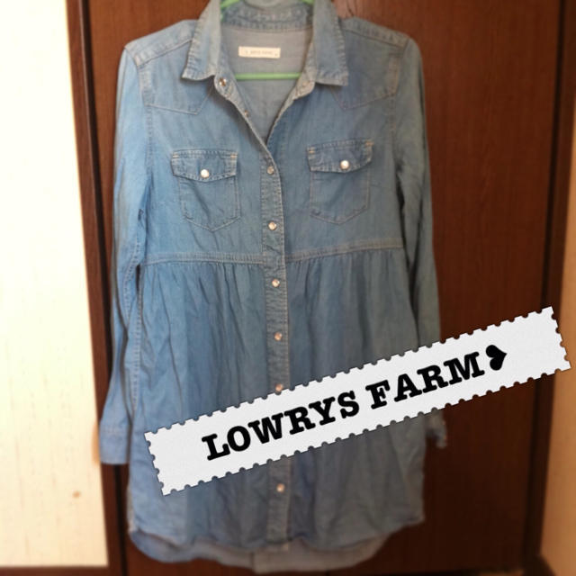 LOWRYS FARM(ローリーズファーム)のロングデニムシャツ♩ レディースのトップス(シャツ/ブラウス(長袖/七分))の商品写真