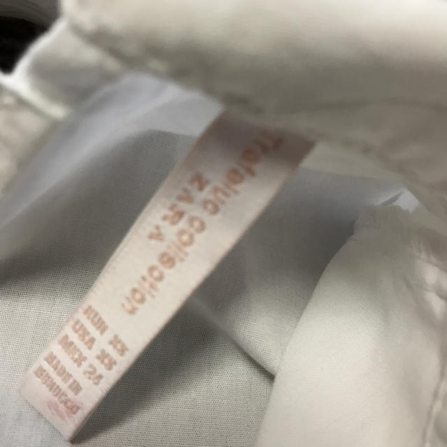 ZARA(ザラ)のzara バックリボン シャツ 試着のみ XS レディースのトップス(シャツ/ブラウス(長袖/七分))の商品写真