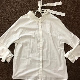 ザラ(ZARA)のzara バックリボン シャツ 試着のみ XS(シャツ/ブラウス(長袖/七分))