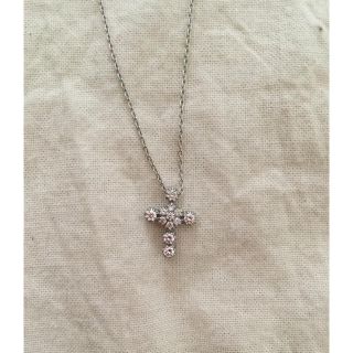 スタージュエリー(STAR JEWELRY)のスタージュエリー フラワークロス K18 美品 ホワイトゴールド(ネックレス)