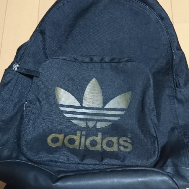 adidas(アディダス)のadidasリュック黒＆金 メンズのバッグ(バッグパック/リュック)の商品写真