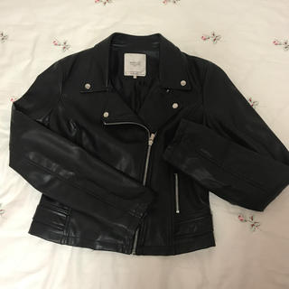 ザラ(ZARA)のZARA  ザラ  ライダースジャケット 黒(ライダースジャケット)