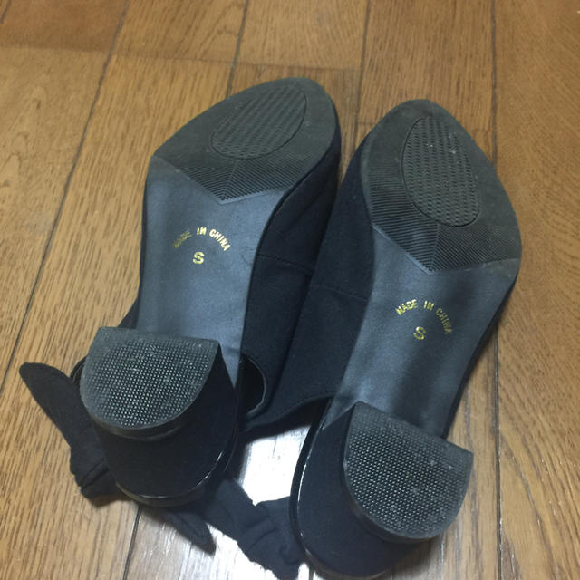 オープンバックパンプス ブラック リボン クッションインソール レディースの靴/シューズ(ハイヒール/パンプス)の商品写真