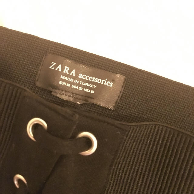 ZARA(ザラ)のZARA コルセットベルト レディースのファッション小物(ベルト)の商品写真