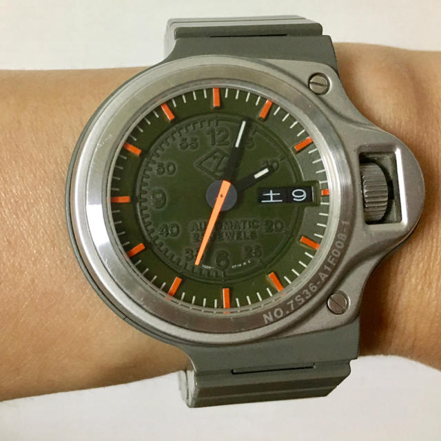 上質で快適 SEIKO × CABANE de ZUCCA ダッシュボード自動巻き腕時計 