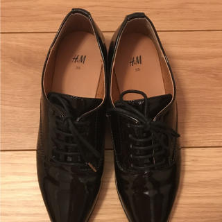 エイチアンドエム(H&M)の新品未使用 H&M エナメルシューズ ☆size35(ローファー/革靴)
