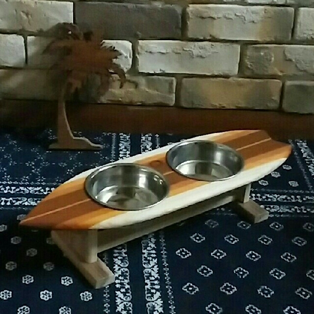 サーフボード 型 犬 猫 ペット用 フード テーブル ⑥ | フリマアプリ ラクマ