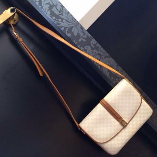 セリーヌ(celine)のCELINE ヴィンテージショルダー 白(ショルダーバッグ)