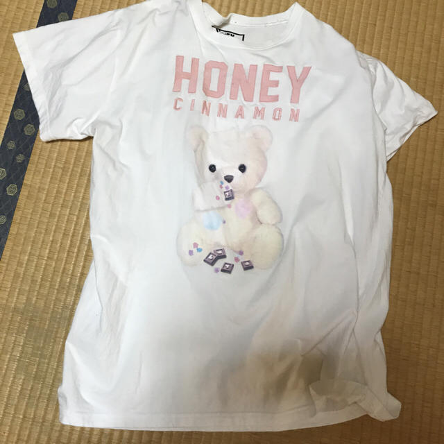 Honey Cinnamon(ハニーシナモン)のhoney cinnamon くま BIG Tシャツ  ハニーシナモン レディースのトップス(Tシャツ(半袖/袖なし))の商品写真