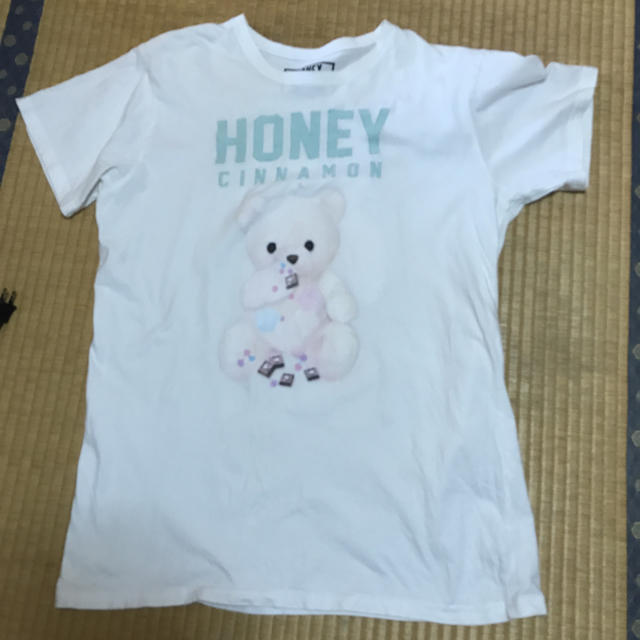 Honey Cinnamon(ハニーシナモン)のhoney cinnamon くま BIG Tシャツ  ホワイト ハニーシナモン レディースのトップス(Tシャツ(半袖/袖なし))の商品写真