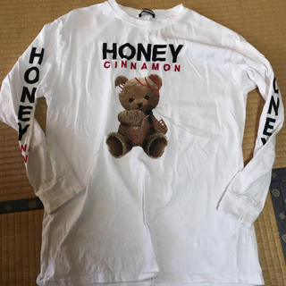 ハニーシナモン(Honey Cinnamon)のhoney cinnamon くま ロンT ホワイト ハニーシナモン 長袖(Tシャツ(半袖/袖なし))