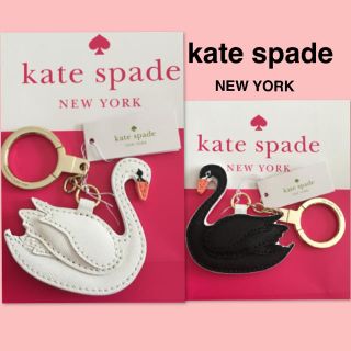 ケイトスペードニューヨーク(kate spade new york)の【新品最新作】ケイトスペード スワン キーフォブ(キーホルダー)