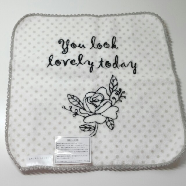 LAURA ASHLEY(ローラアシュレイ)のLAURA  ASHLEY ハンドタオル レディースのファッション小物(ハンカチ)の商品写真