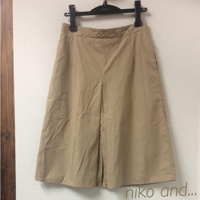 niko and...(ニコアンド)のniko and... 秋色 膝丈スカート ベージュ レディースのスカート(ひざ丈スカート)の商品写真