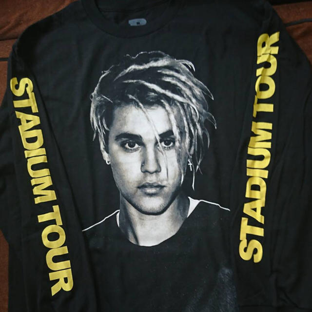 Justin Bieber Purpuse Tour ツアーTシャツ Lサイズ メンズのトップス(Tシャツ/カットソー(七分/長袖))の商品写真