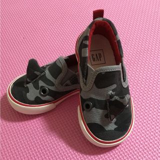 ギャップ(GAP)のGAP❤️子供靴❤️ベビー靴❤️サメ❤️迷彩(スニーカー)