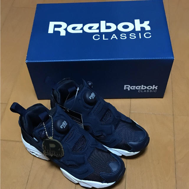 Reebok(リーボック)のリーボック ポンプフューリー ネイビー レディースの靴/シューズ(スニーカー)の商品写真