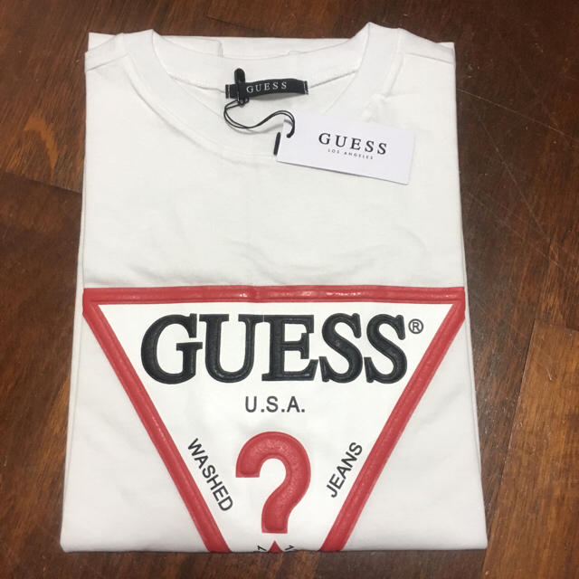 GUESS(ゲス)のguess tシャツ 白 新品 タグ付き 値下げしました メンズのトップス(Tシャツ/カットソー(半袖/袖なし))の商品写真